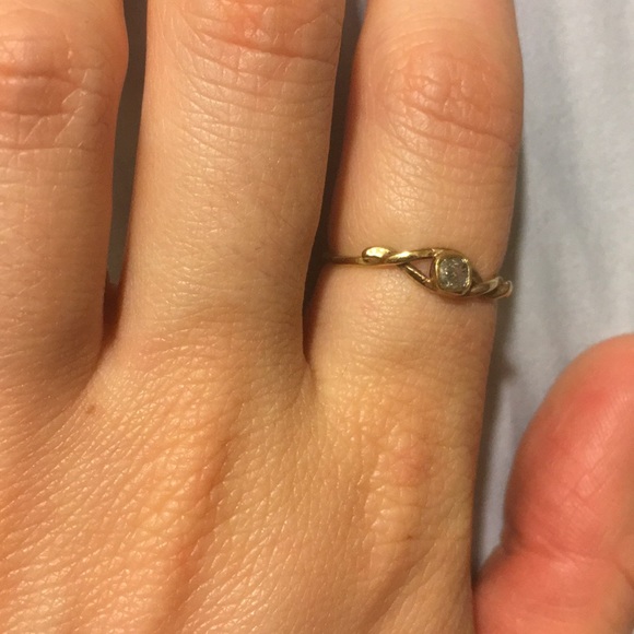 🌷 Beautiful Diamond and 14k Gold Ring 🌷 - Picture 3 of 6